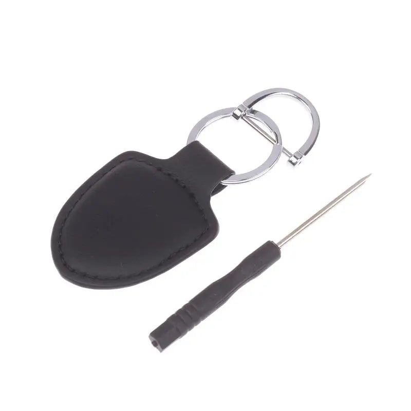 Car PU Leather Shield-Shaped Key Chain Key Ring Men And Women Bag Pendant Holiday Gift Auto Decorative Accessories Qme Black