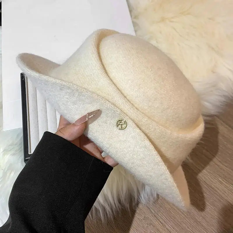 French Hepburn Elegant Black Hat Women's Autumn Winter Rolled Edge Qme Beige