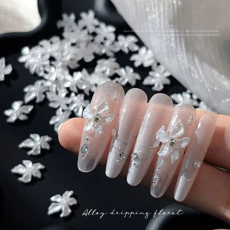 Sparkling White 5 Petal Flower Nail Charms, 3D Resin Small Flat Back Daisy Nail Art Decorations, Bling DIY Manicure Rhinestones Qme