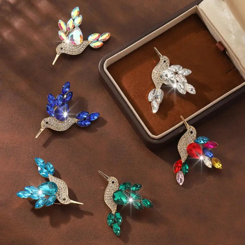 Rhinestone Bird Brooch for Women Sparkling Crystal Pin Fashion Jewelry for Coat Party Banquet Accessory Qme