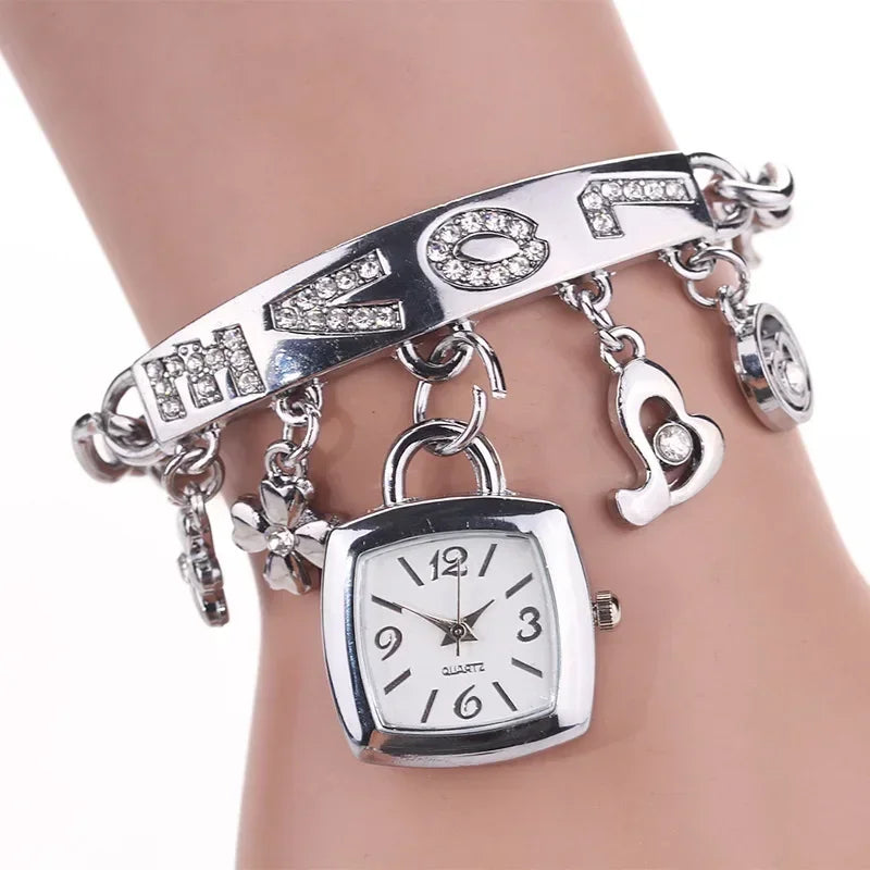 Women Watches with Letters Rhinestone Inlaid Chain Bracelet Flower Pendant Wrist Watch Ladies Dress Watches Gift Zegarek Damski Qme