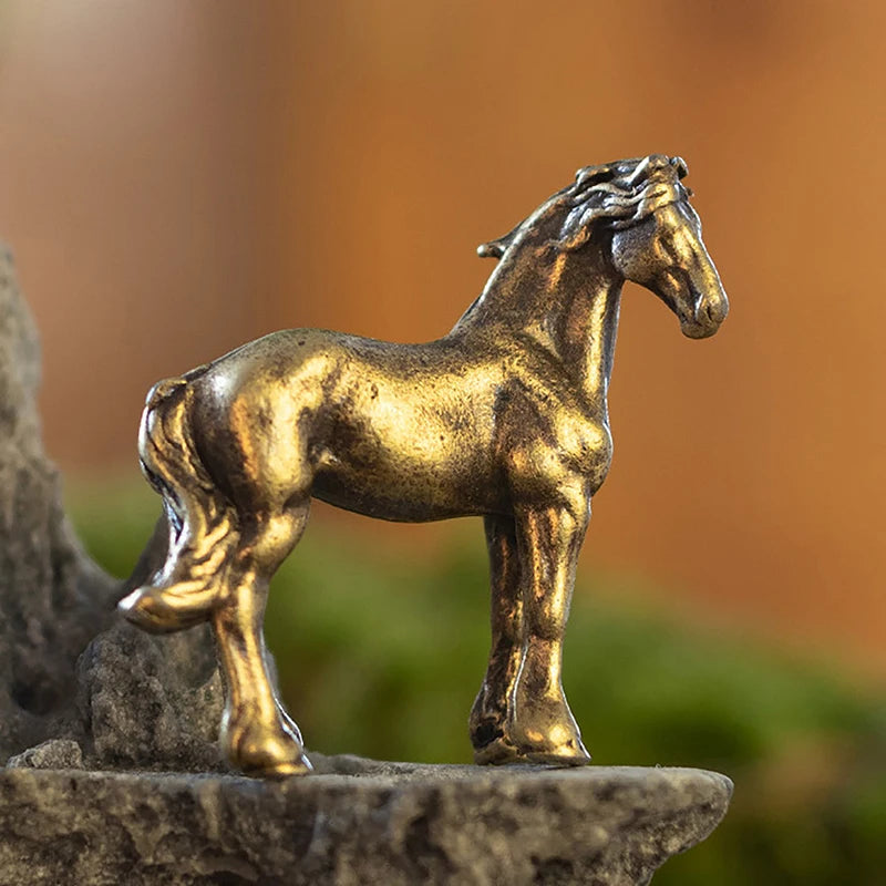 Antique Brass Solid Long Tail Horse Figurines Miniatures Feng Shui Ornaments Copper Zodiac Animal Mini Desktop Decoration Crafts Qme