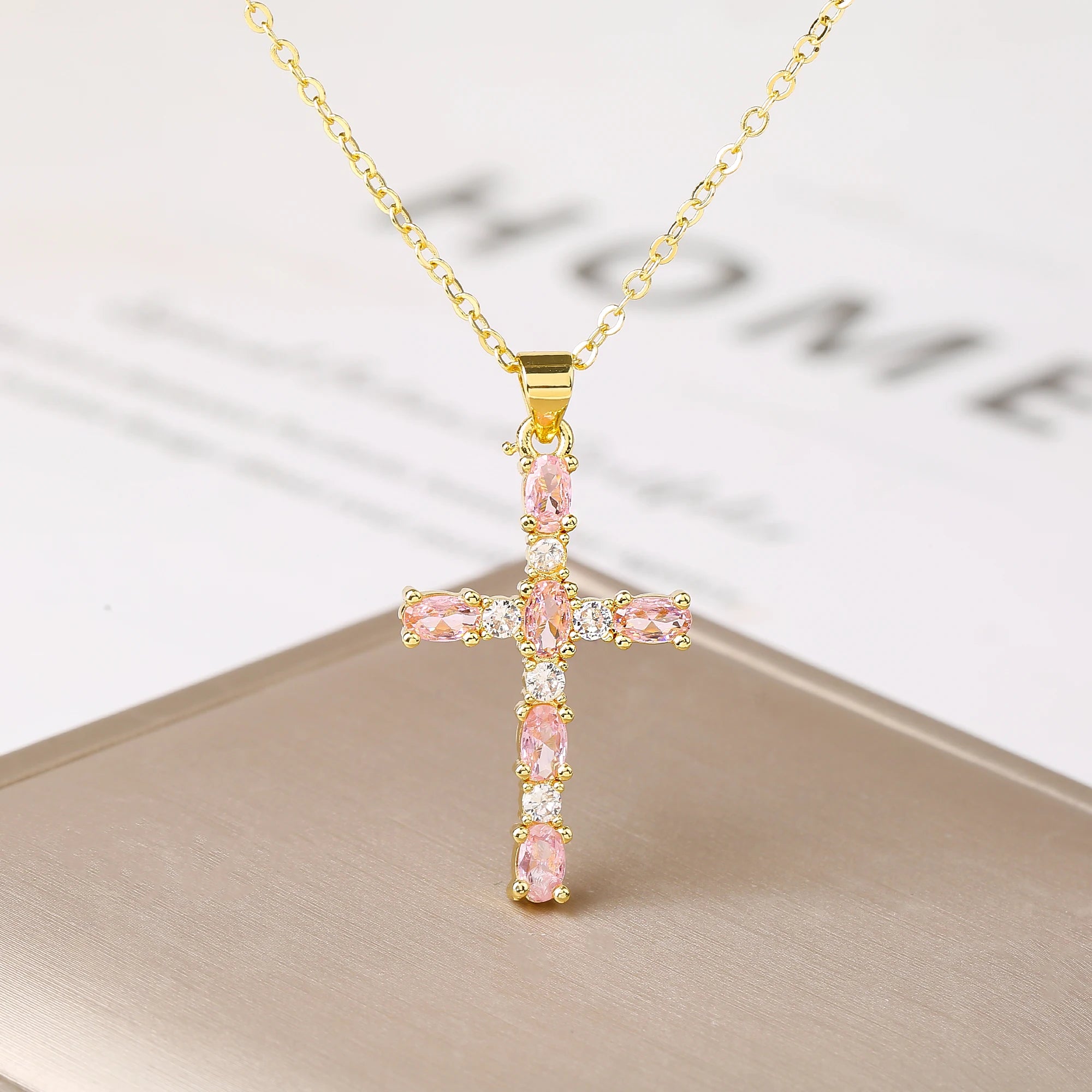 New Arrival Full-Zircon Crystal Cross Pendant Necklace Luxury for Men Women Daily Wear Party Religious Jewelry Christian Gift Qme 6 45cm