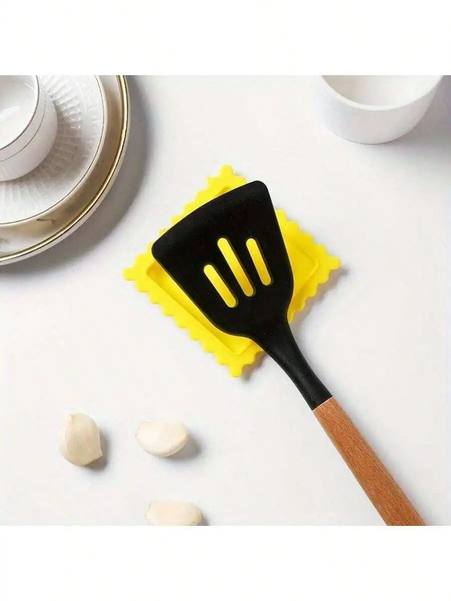1 Cute Cartoon Biscuit-shaped Silicone Spoon Rest Heat Resistant Qme