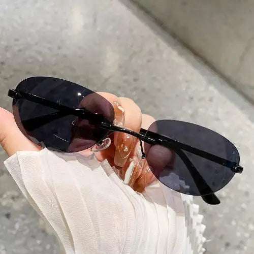 New Luxury Brand Designer Small Frame Cat Eye Sunglasses Women Vintage Fashion Sun Glasses Popular Punk Sexy Ladies Shades UV400 Qme PL