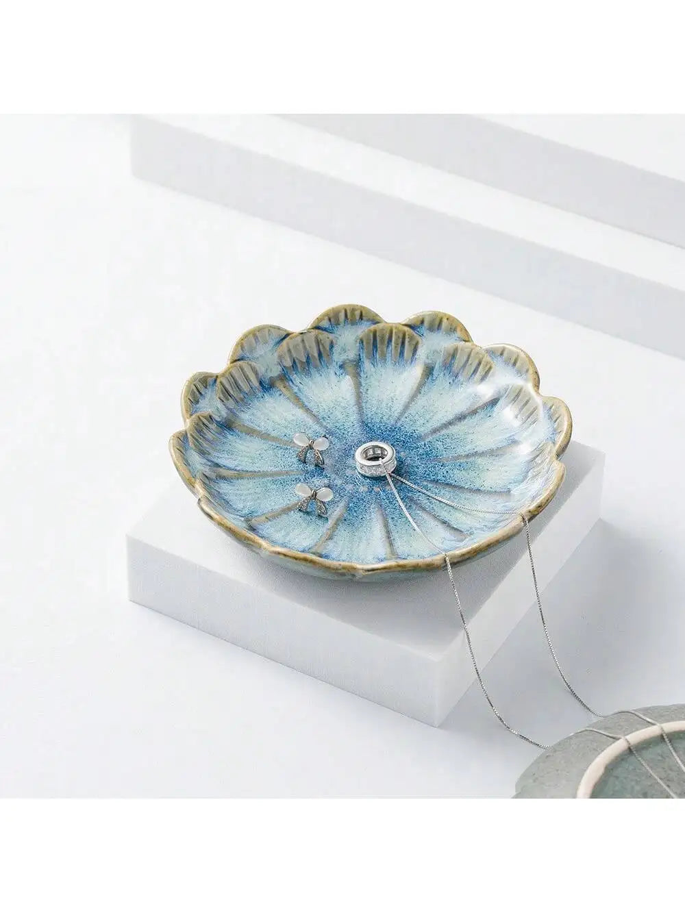 Ceramic Petal Shaped Jewelry Tray Simple Irregular Plate Storage Qme