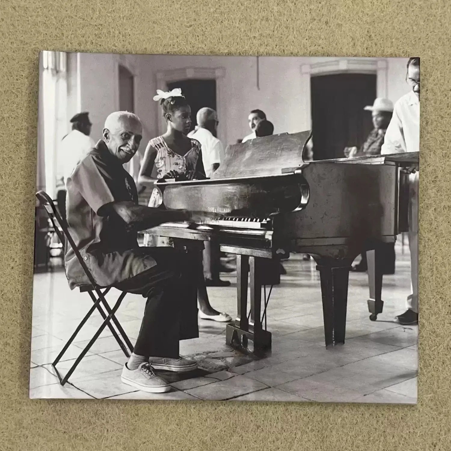 Latin Jazz Piano CD Black-and-White Piano Performance Portrait Photography Themed Cover Cuban Style Classic Track Collection Qme Jazz CD