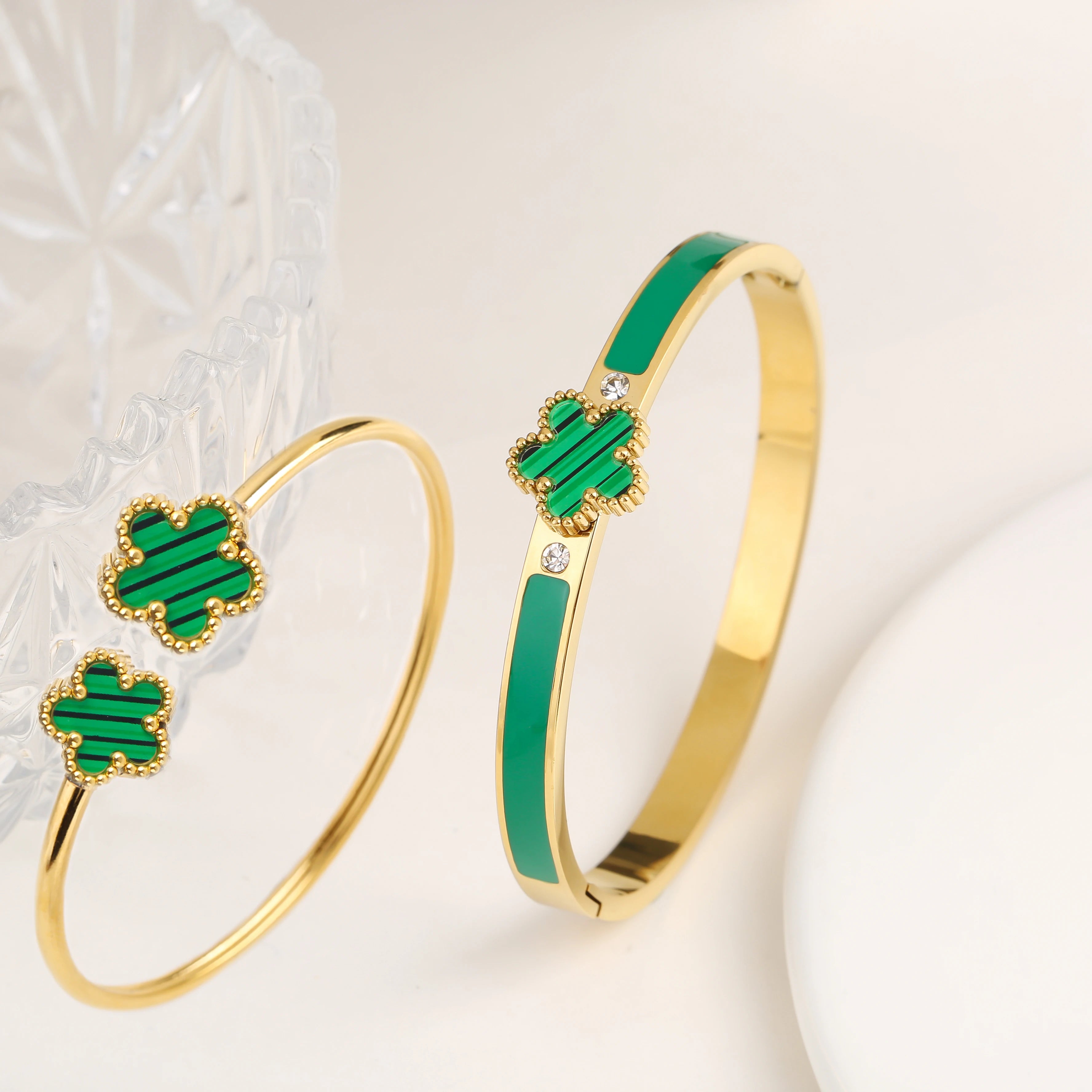 2pcs Gold Color Stainless Steel Five-Leaf Flower Bangle Simple For Woman Party Wedding Exquisite Wrist Jewelry Fine Clover Gift Qme 4