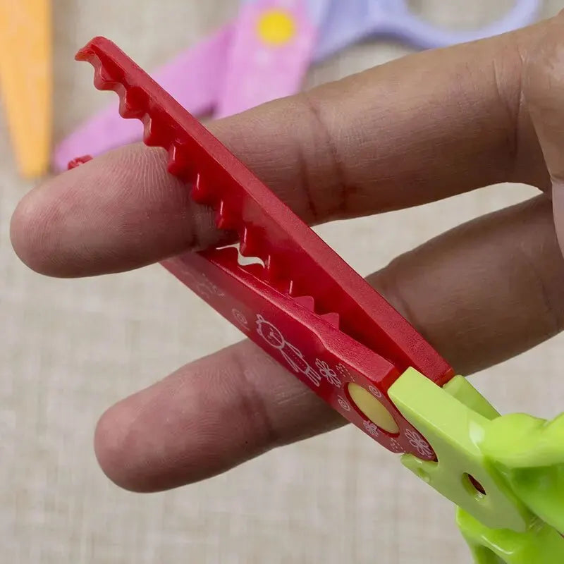 Creative And Cute Lace Scissors Can Be Changed Into 6-head Child Safety Diy Pattern Paper Cuttings Card Tool Qme