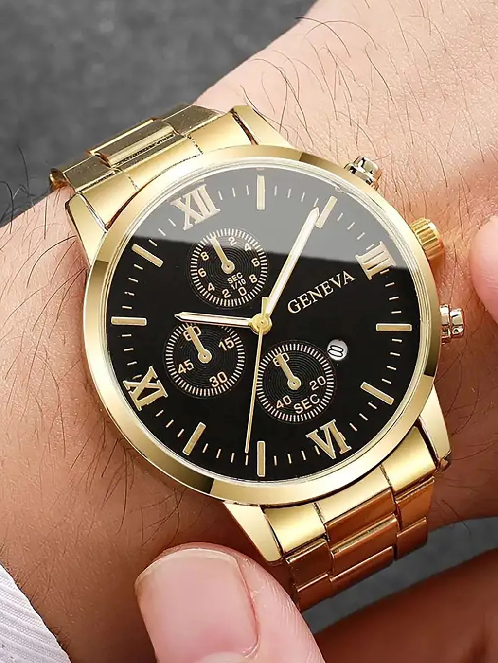 A men's quartz watch paired with a bracelet, necklace and ring. Suitable as a birthday gift. Does not include the box. Qme