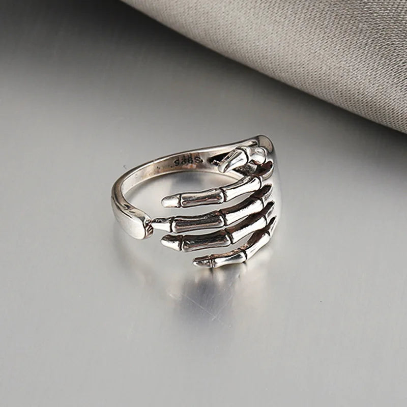Dark Skeleton Five Claw Ring Hip Hop Street Punk Gothic Vintage Palm Ring Men's and Women's Fashion Leisure Accessories Qme 1