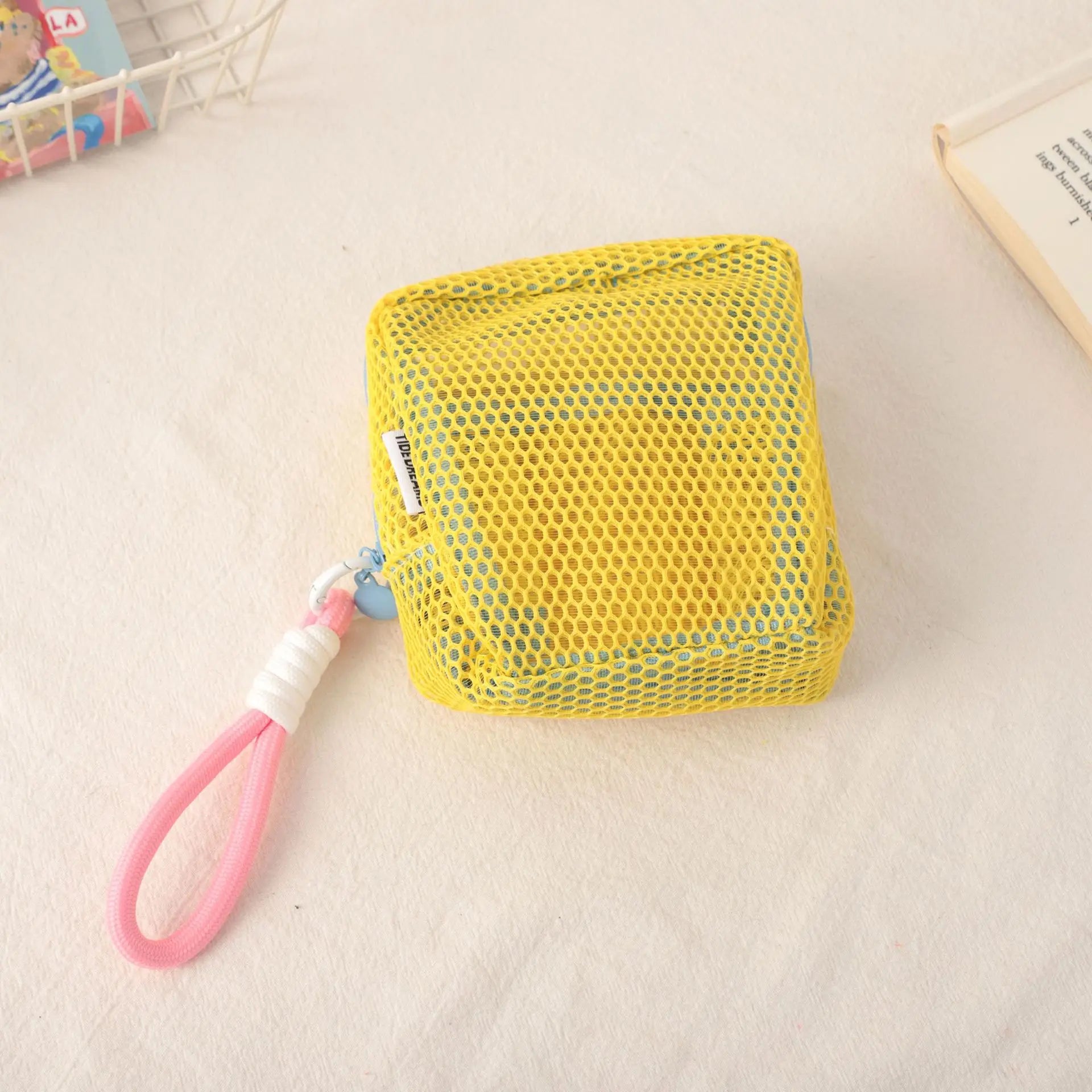 Mesh Square Cosmetic Bag Women Portable Earphones Lipstick Sanitary Napkins Storage Pouch Small Makeup Zipper Bags Qme Yellow 12x12x6cm