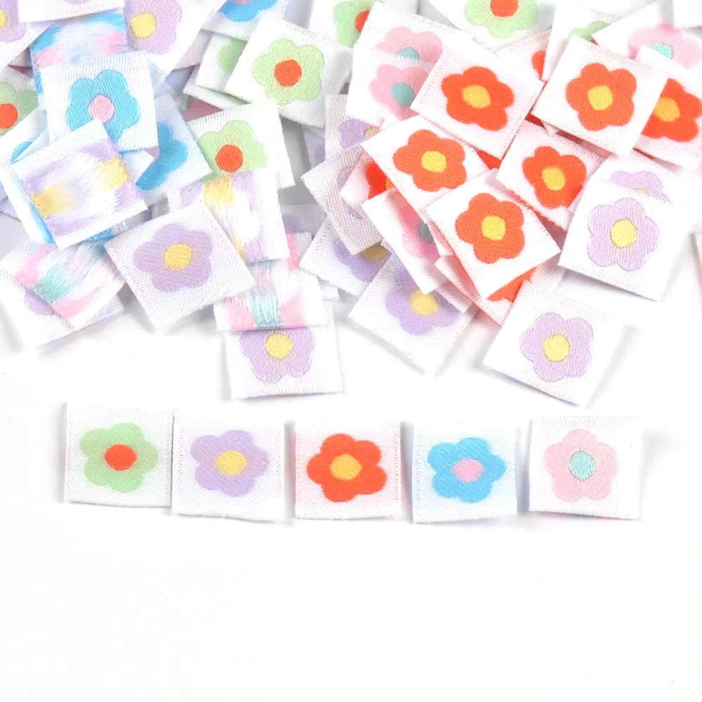 50Pcs Cute Flower Embroidery Mini Labels For Sewing Accessories Knitting Garment Bag Hat Tags DIY Kids Clothing Supplies 15*16mm Qme