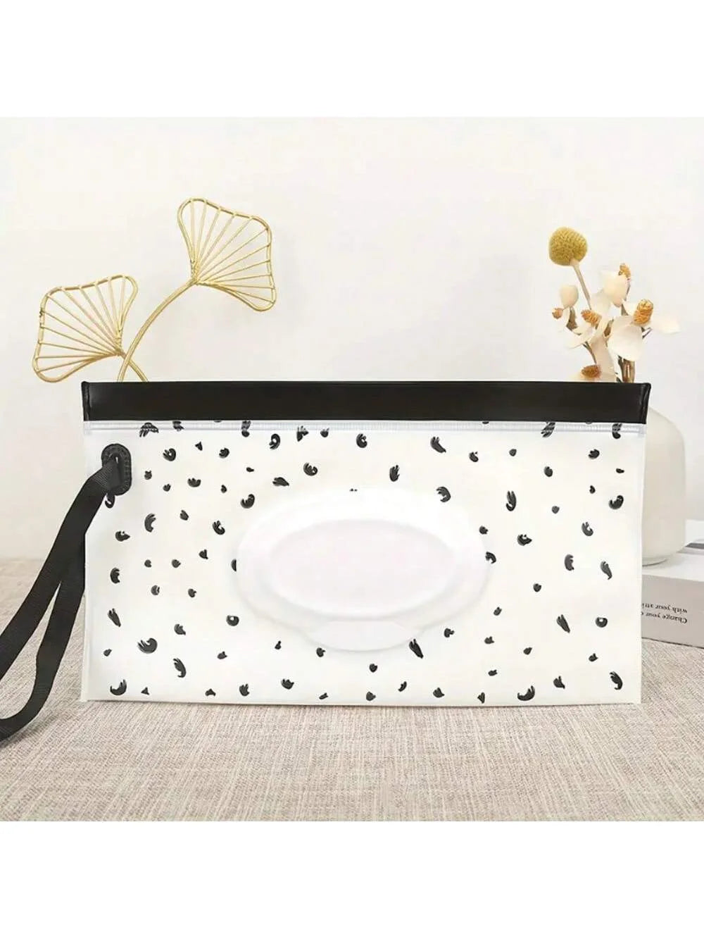 Tissue Holder Reusable Carry Wet Wipe Pouch Storage Case Outdoor Qme white M