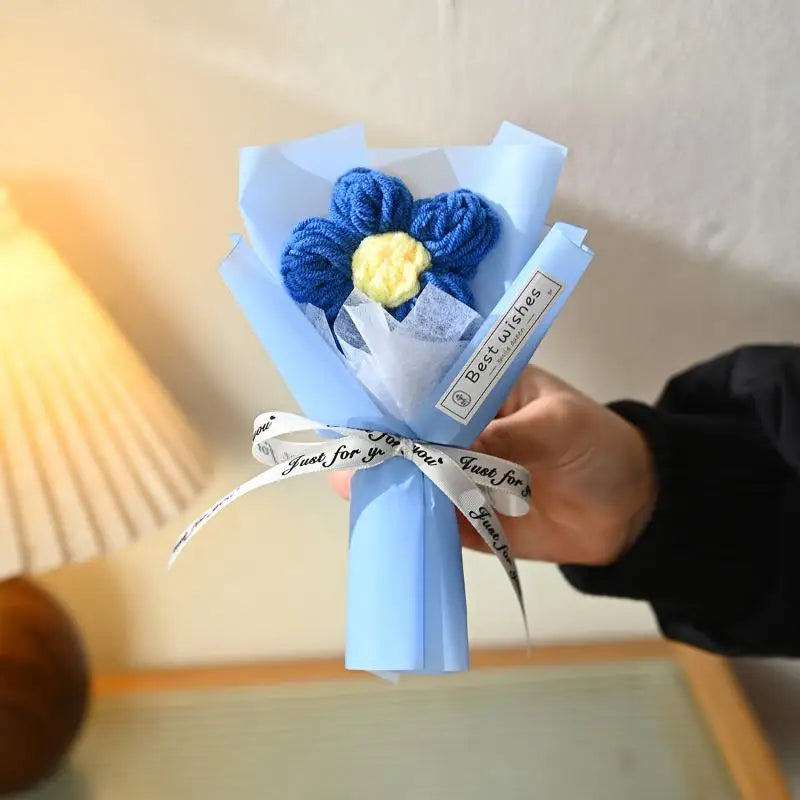 Mini Handmade Yarn Flower Bouquet Crochet Heart Valentine's Day Qme A10
