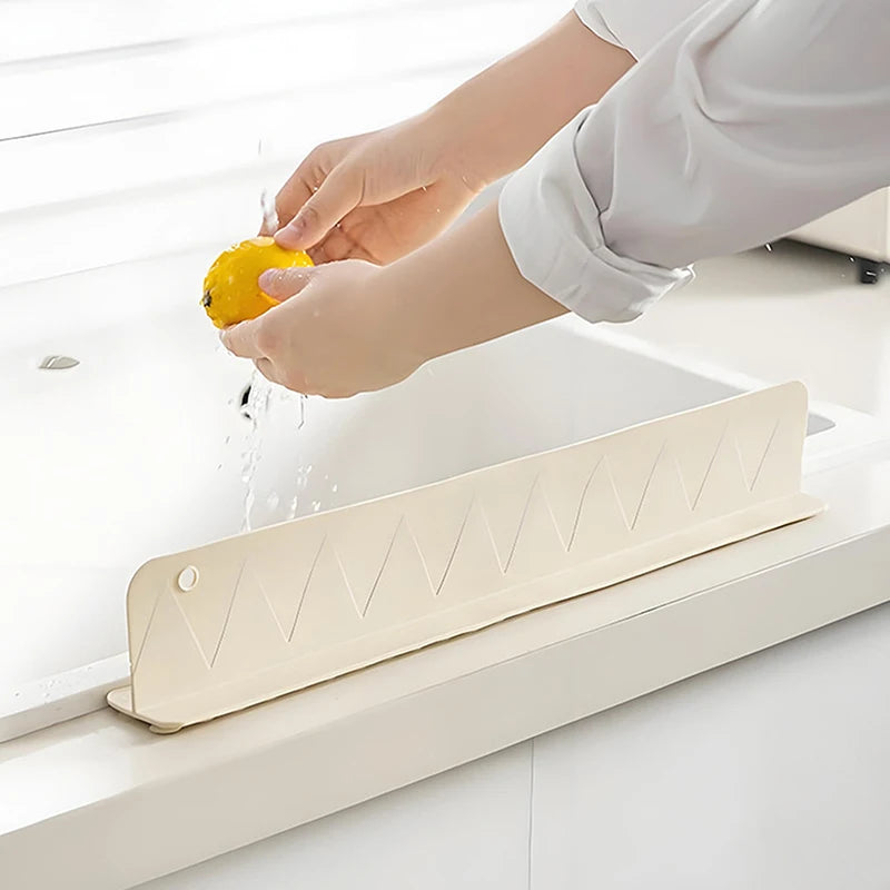 1 PCS Silicone Sink Splash Guard With Suction Cup Sink Baffle Splash Guard Splash Protector For Kitchen Island And Bathroom Qme