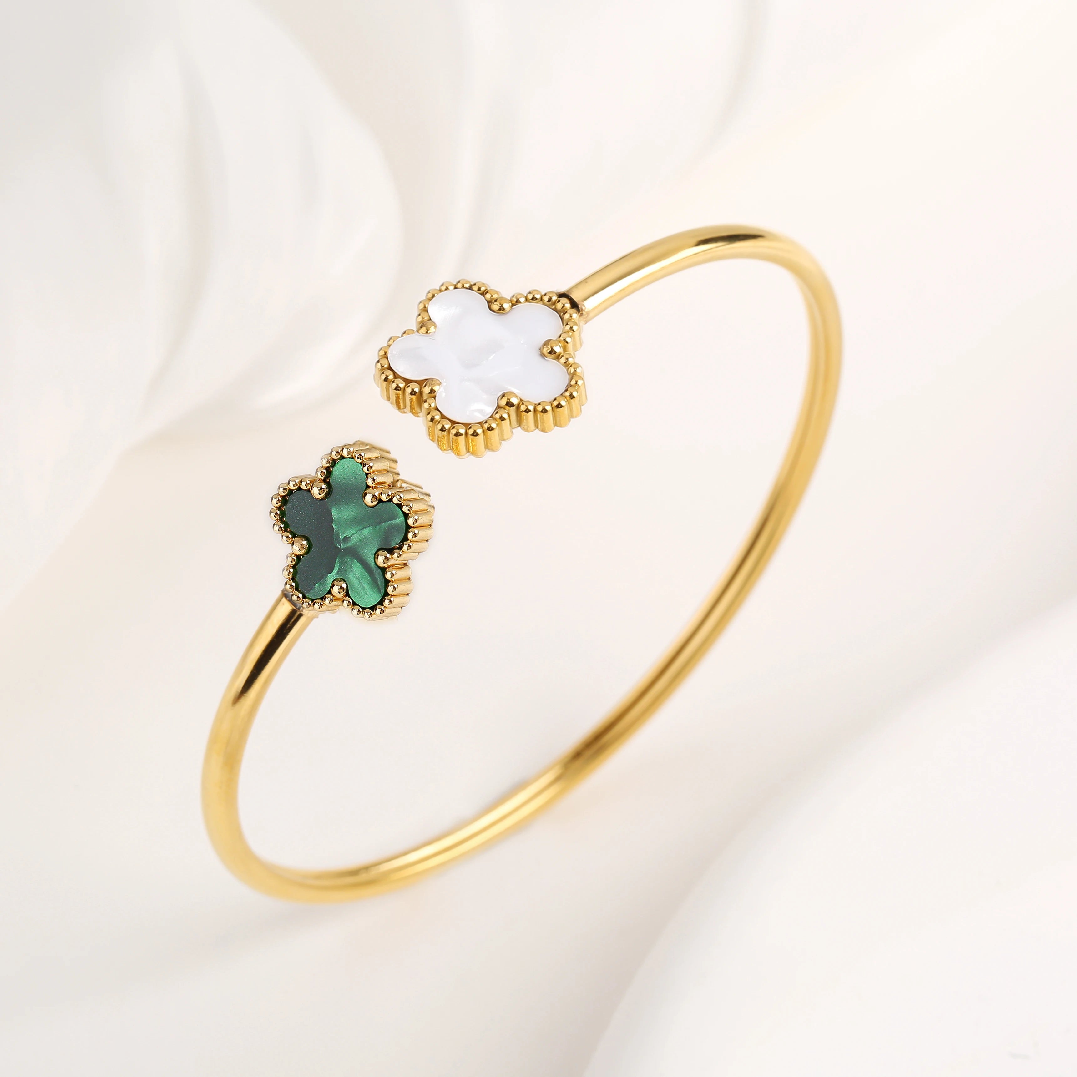 Fashion Stainless Steel Five Leaf Flower Open Bangle Bright Anti Allergy Waterproof Charm Texture High Quality Jewelry Clover Qme 13