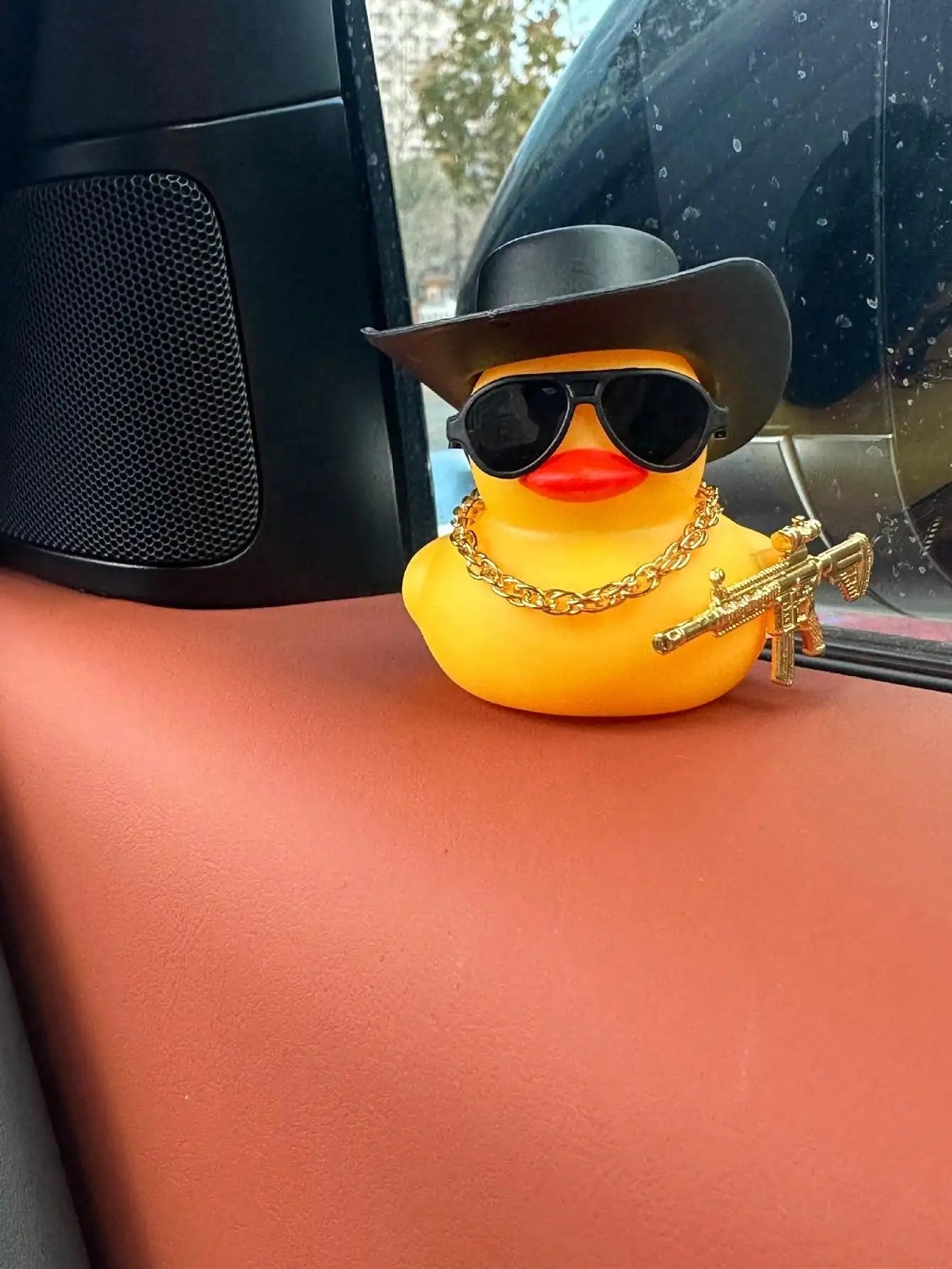 Cute Cool Duck Shaped Car Interior Decorative Accessory Qme