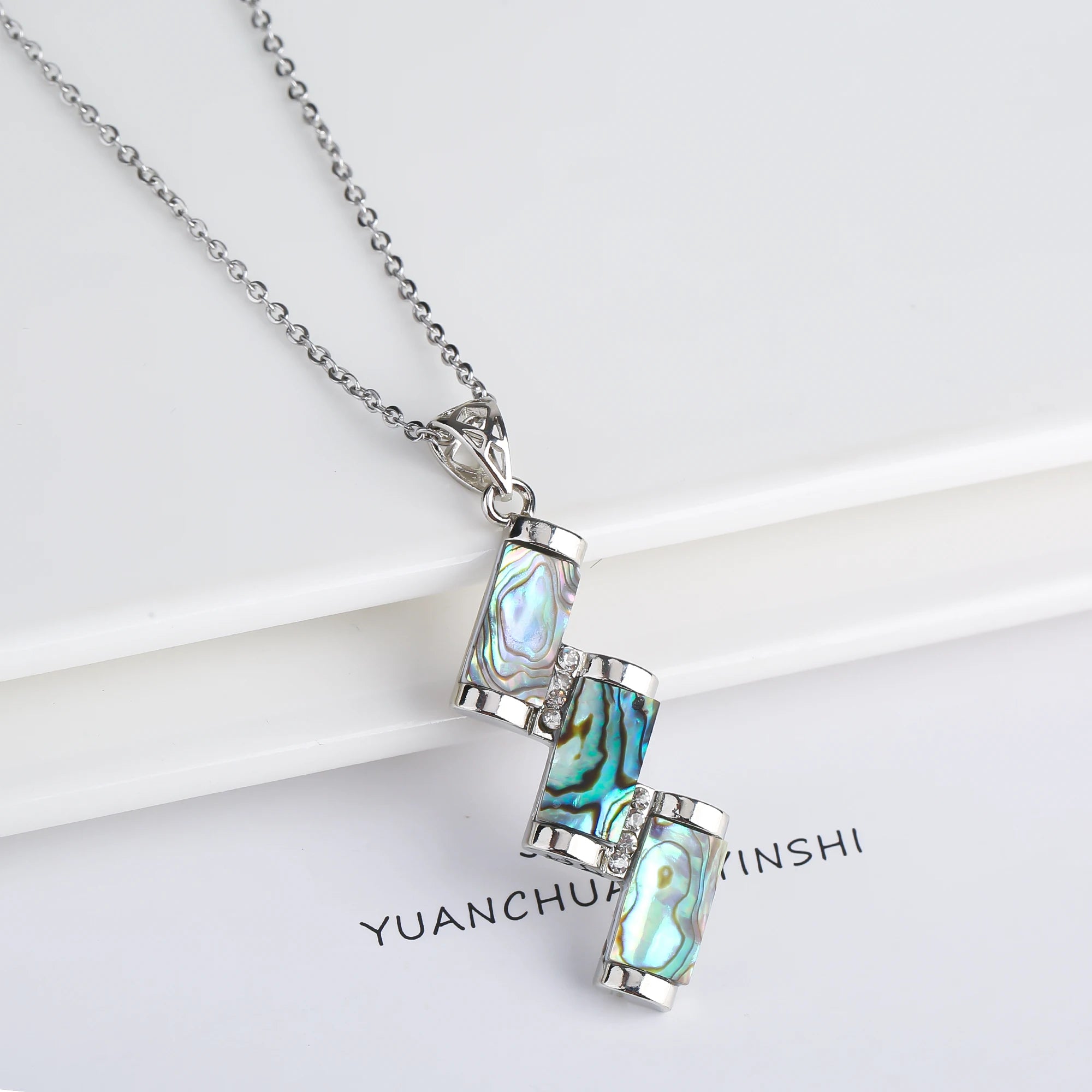 Hot Sale Natural Shell Girl Head Tree Of Life Charm Pendant Necklace For Women Light Luxury Jewelry Daily Party Birthday Gifts Qme C