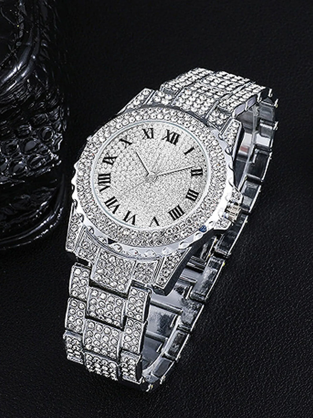Star-studded stainless steel bracelet diamond-encrusted hip-hop men's watch with water crystal Roman numerals and date display Qme Silver