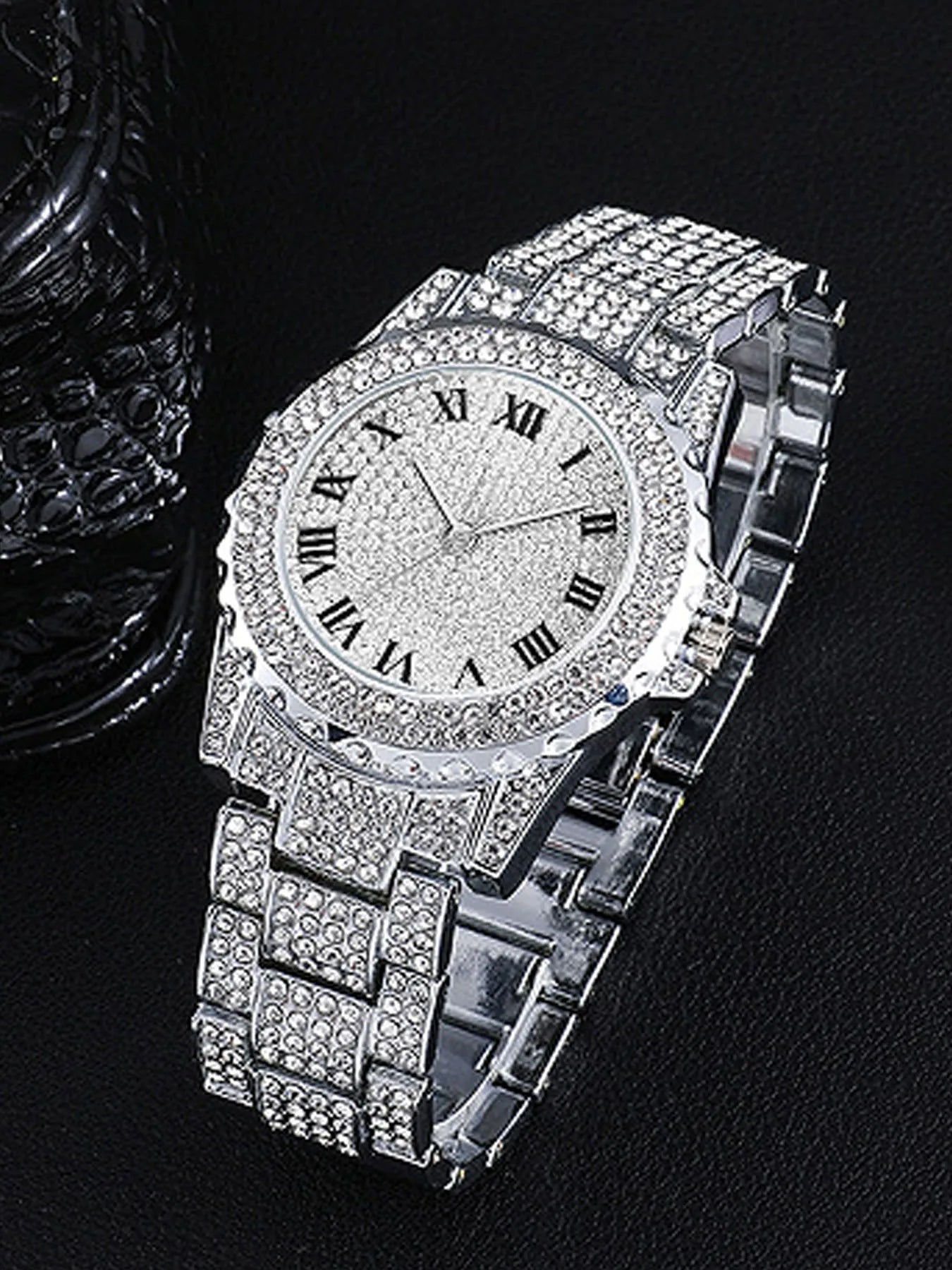 Star-studded stainless steel bracelet diamond-encrusted hip-hop men's watch with water crystal Roman numerals and date display Qme Silver