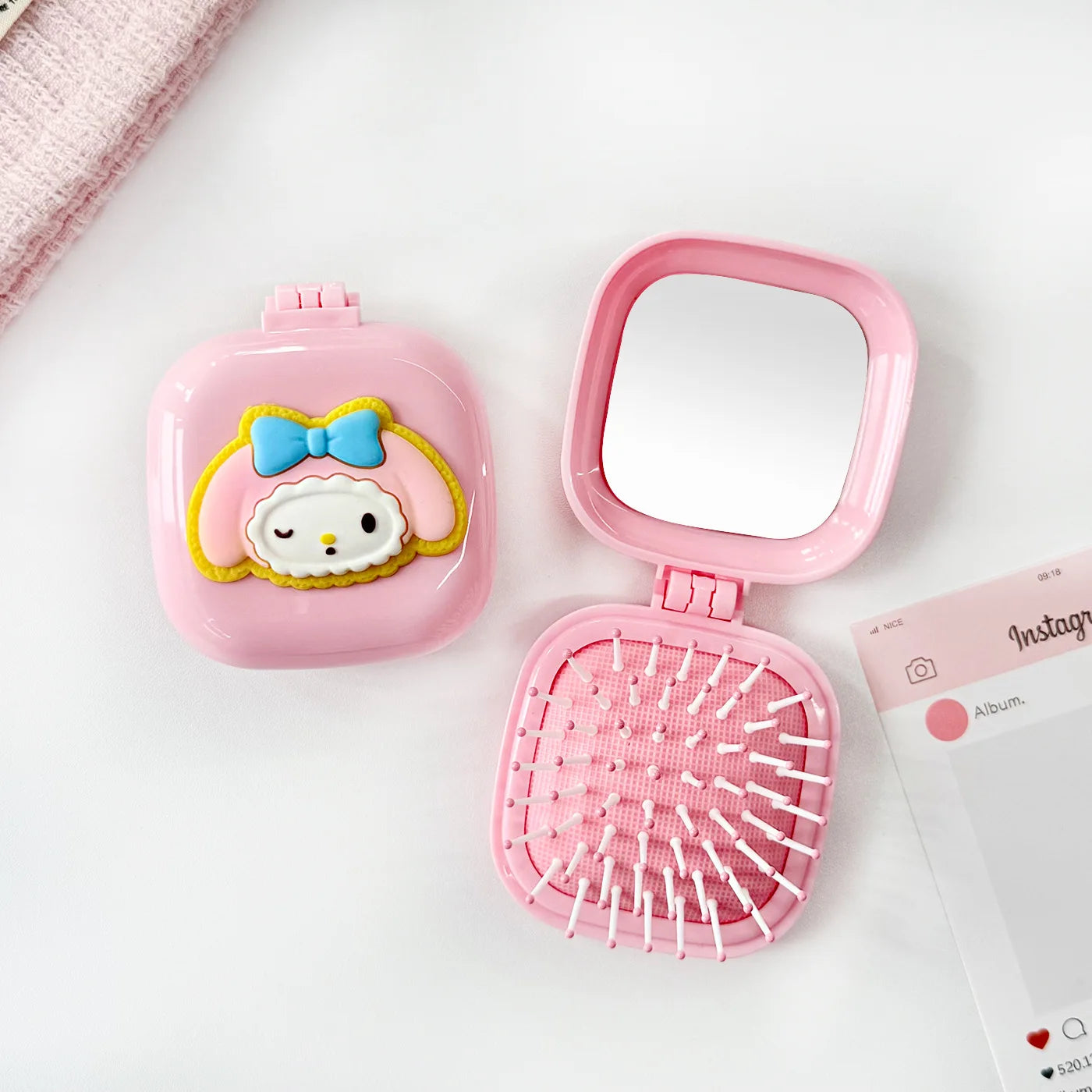 Hello Kitty Cute Folding Air-Cushion Comb Compact and Portable Air-Cushion Comb Air-Cushion Comb with Scalp Massager Qme 5