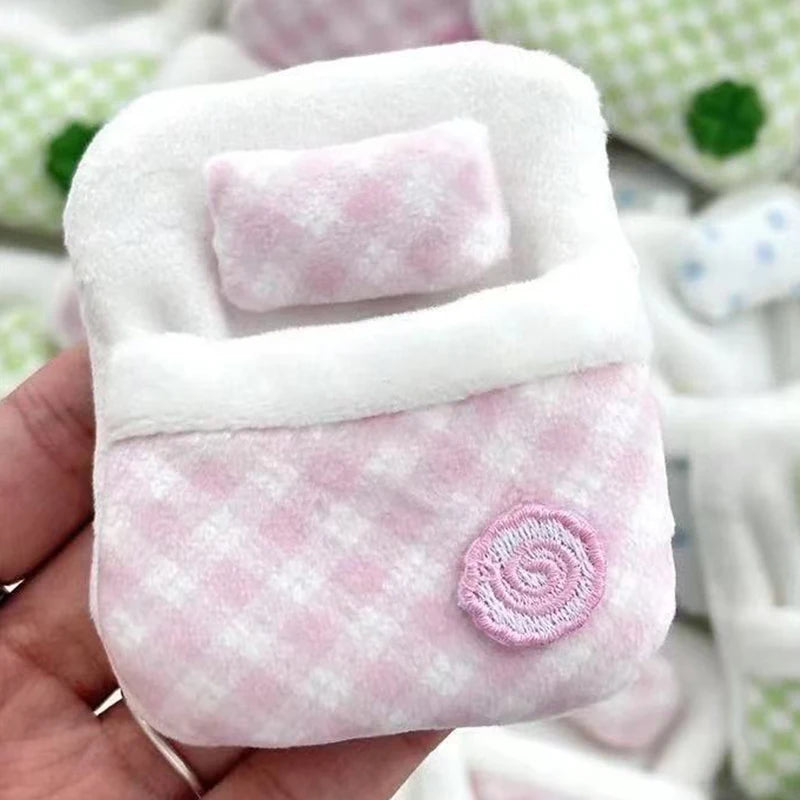 Cute Plush Anime Animal Doll Four-leaf Clover Quilt Mini Sleeping Bag Qme pink
