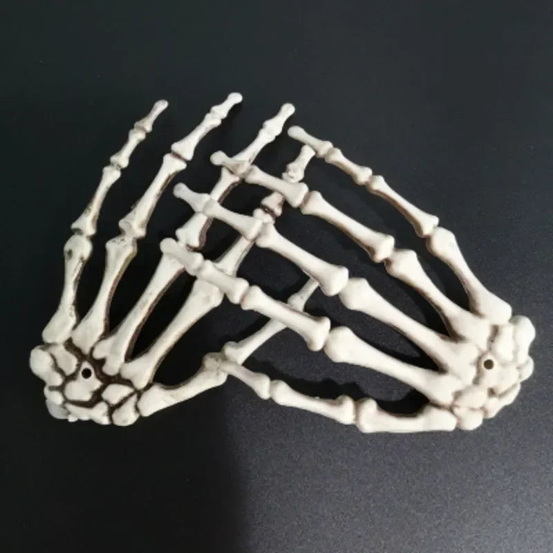 Realistic Fake Skeleton Hand Halloween Scary Skull Decors Zombie Party Haunted House Halloween Terror Plastic Decoration Props Qme