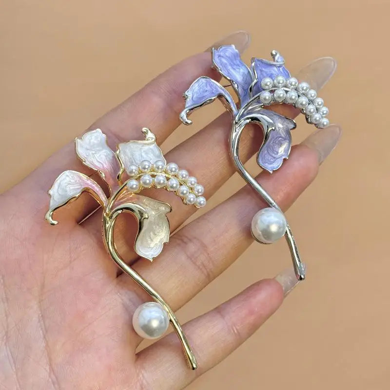 Fashion Pretty Enamel Imitate Pearl Flower Brooches For Women Lily Flowers Plants Brooch Pins Party Jewelry Accessories Gifts Qme
