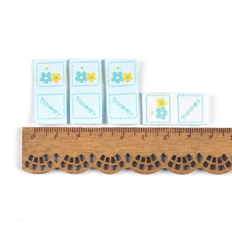 50pcs Mini Flower Pattern Embroidery Labels For DIY Crafts Accessories Clothing Tags Sewing Hats Bags Supplies 30x15mm c3611 Qme 2