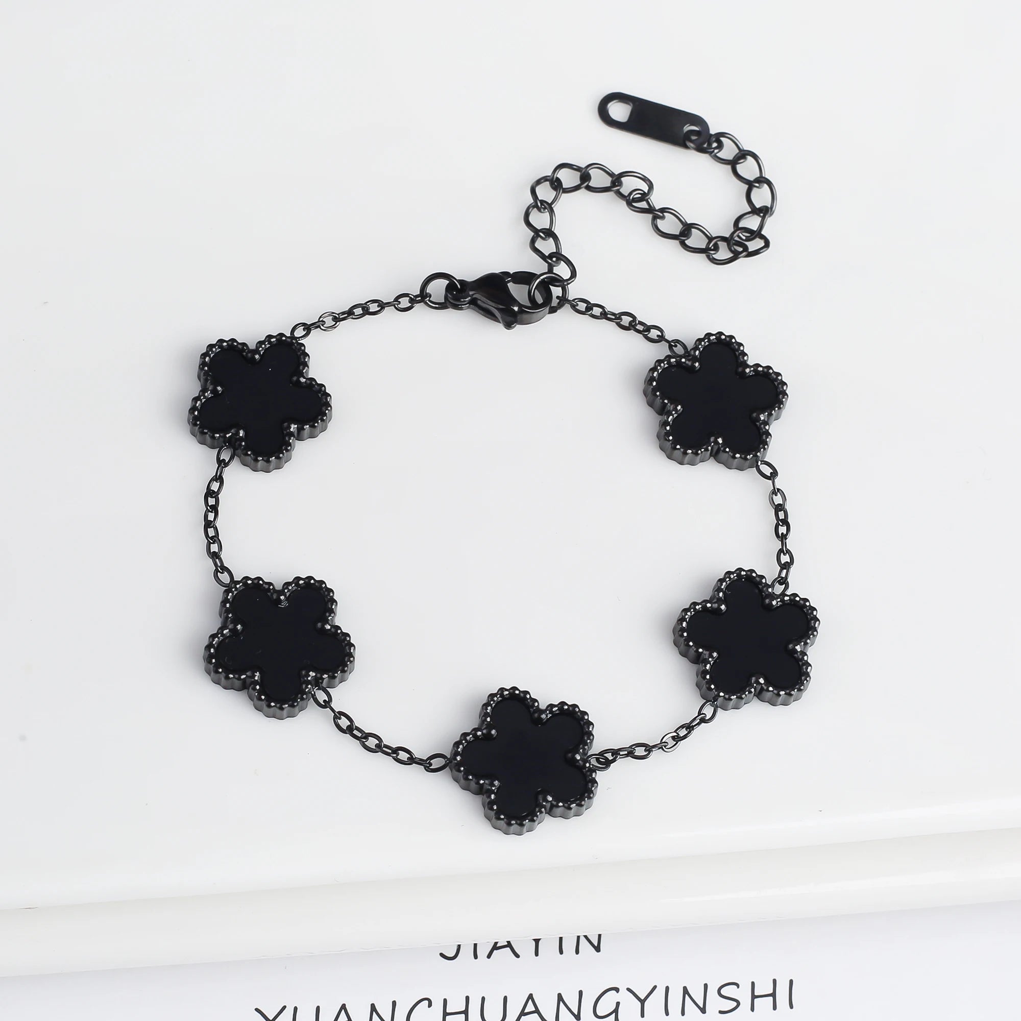 Light Luxury Stainless Steel Hot Sale Black and White Shell Five Leaf Flower Bracelet Simple Woman Fashion Daily Party Jewelry C Qme Bracelet 8