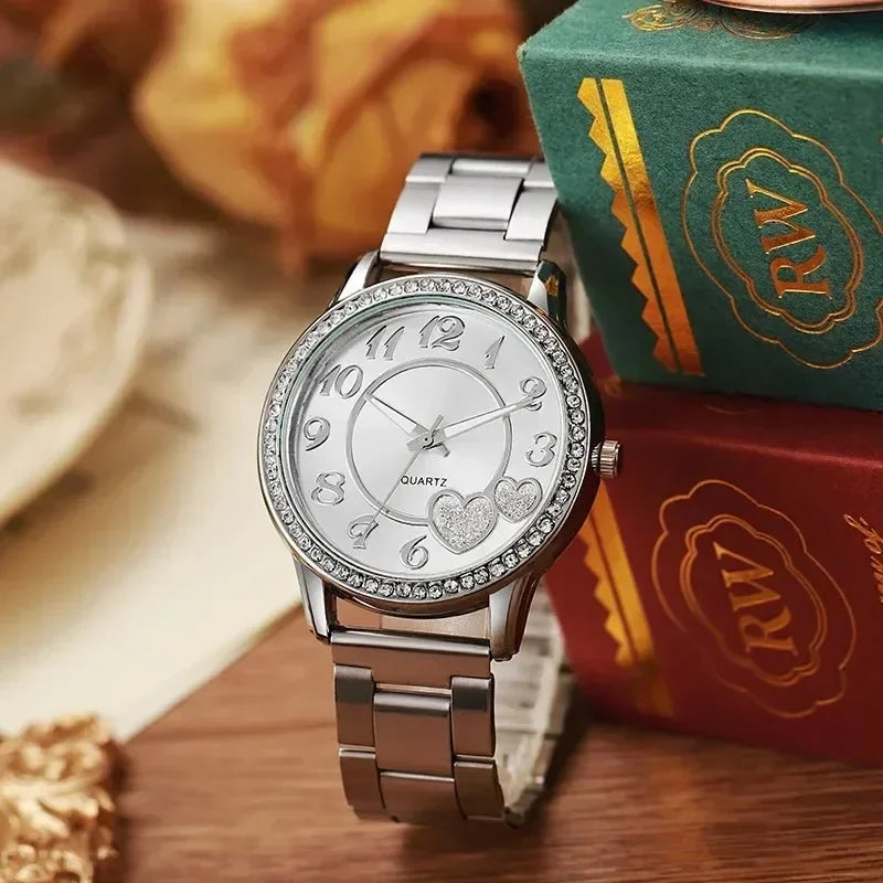 Inlaid rhinestone heart-shaped dial quartz watch, women's strap watch, exquisite dial, clothing accessories Qme