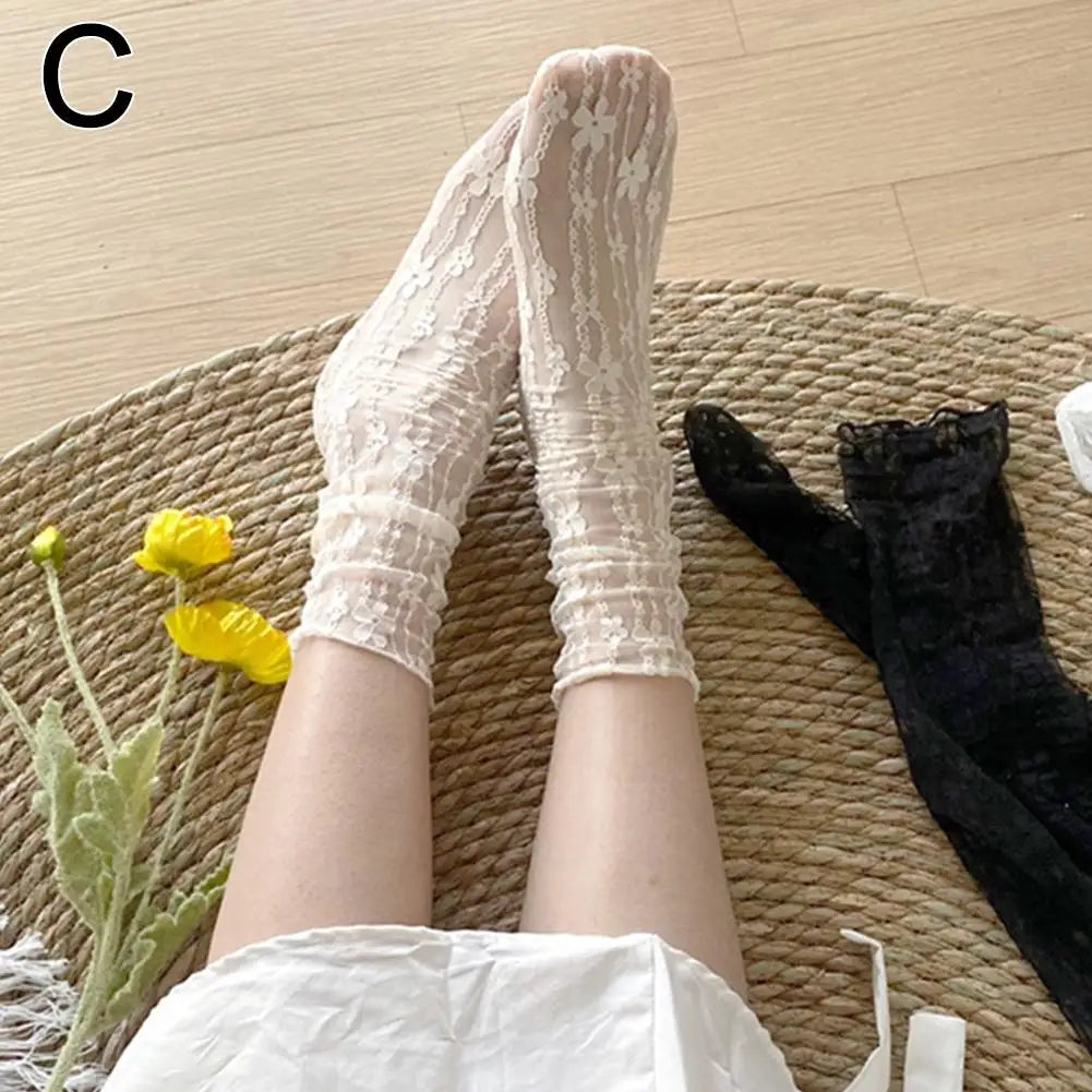 Women Sexy Black Fishnet Floral Pattern Lace Socks Thin Hollow Nylon Silk Retro Flower Pile Socks Ladies Transparent Crew Socks Qme beige