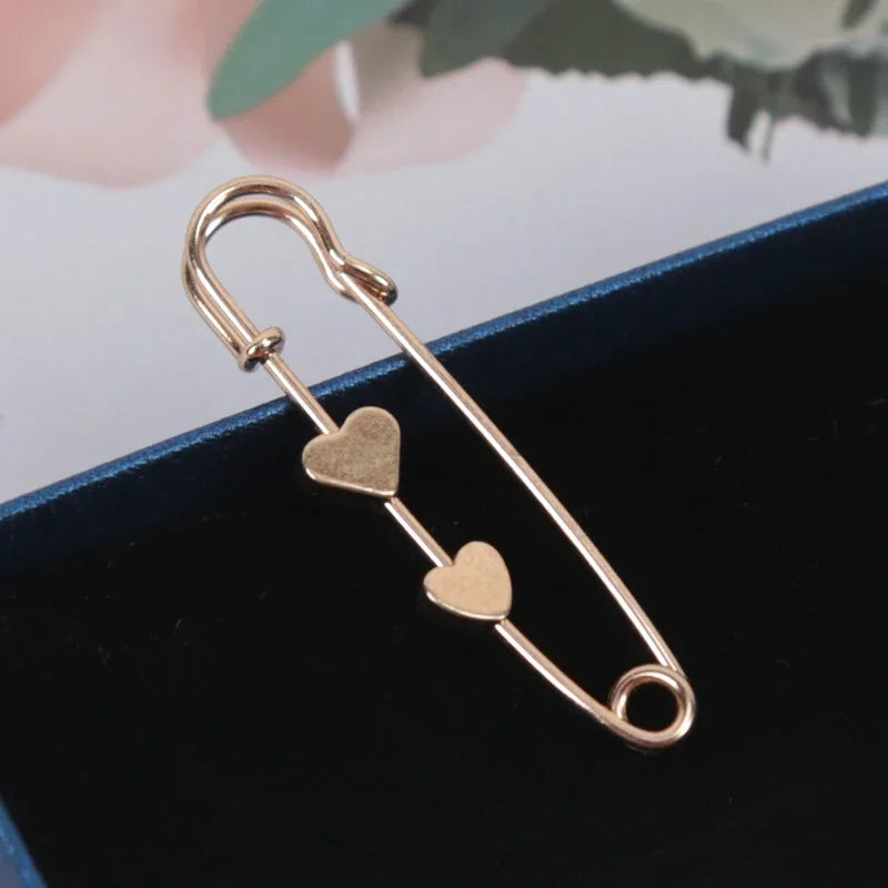 Simple Waist Buckle Fixed Strap Charm Safety Pin Brooch Anti Fall Qme A3