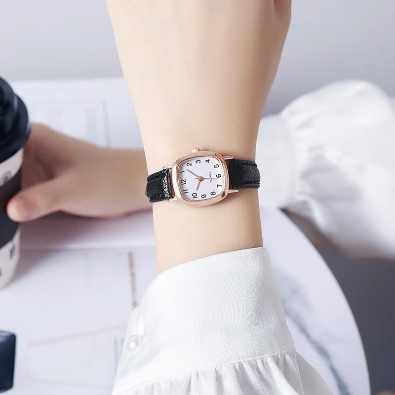 Vintage Square Black Dial Leather Quartz Watch for Women Qme