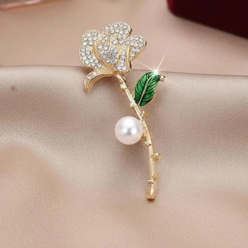 Elegant Gold Color Rose Flower Brooches For Women Alloy Rhinestone Bouquet Brooch Wedding Coat Dress Decoration Gifts Qme
