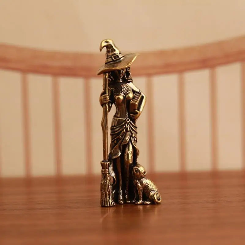 Home Ornament Retro Beautiful Wizard Characters Figurines Brass Magic Qme