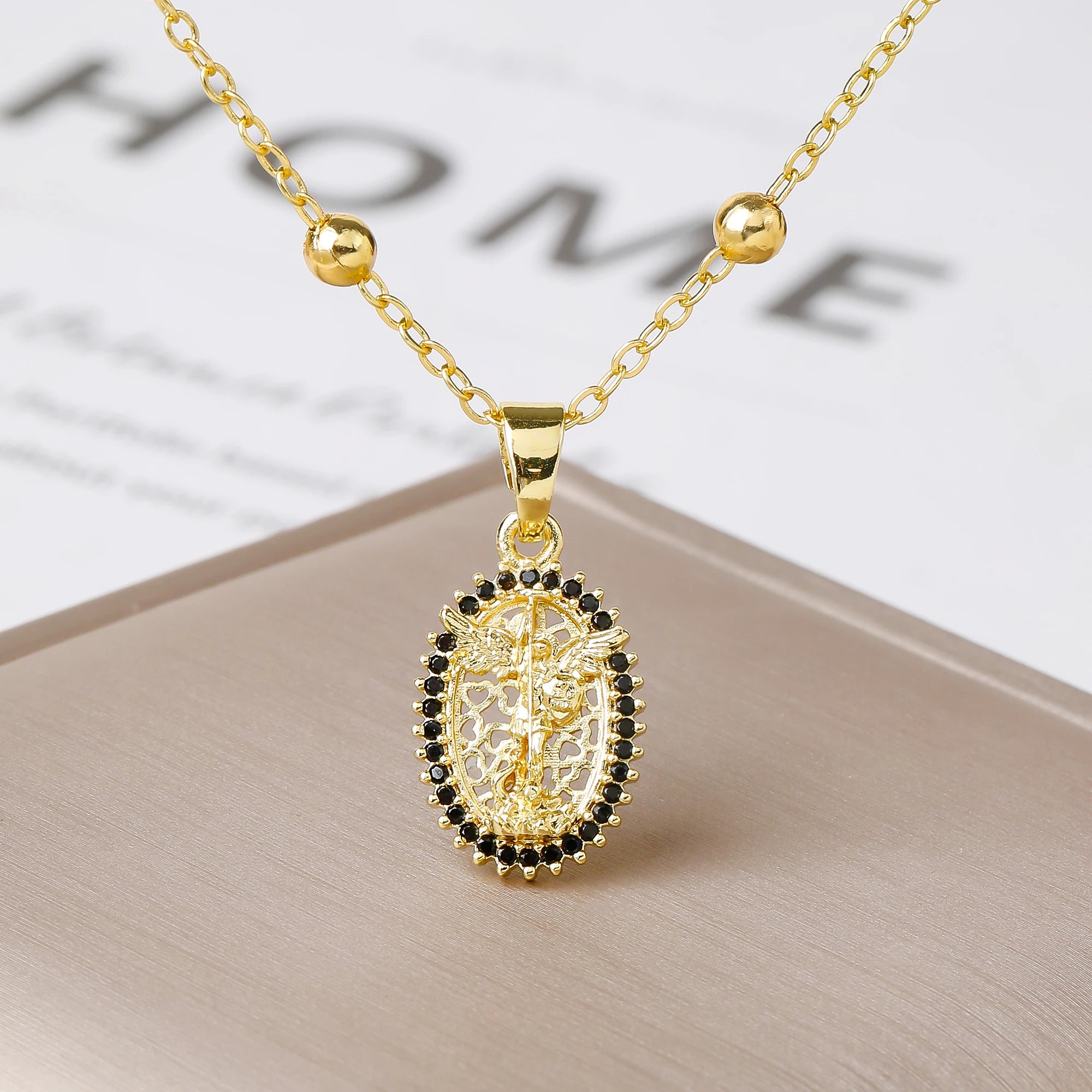 Gold/Rose Gold Virgin of Guadalupe Oval Pendant Necklace Rhinestone Filigree Hollow Religious Catholic Necklace for Women Gift Qme 5