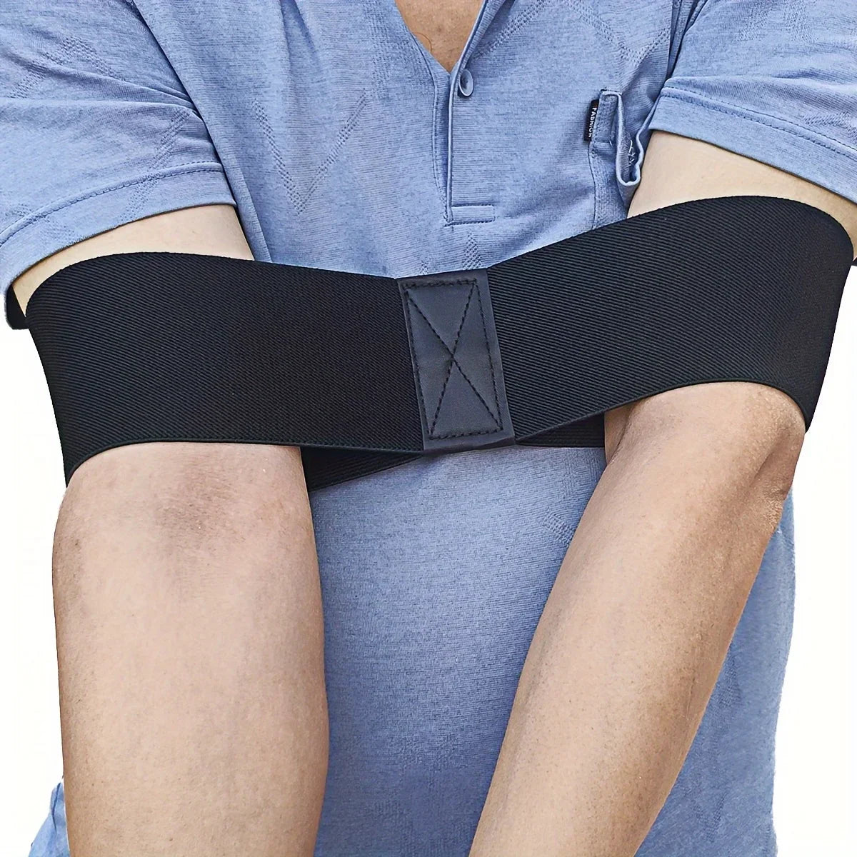 Improve your golf swing with this black posture correction - the ultimate outdoor sports training! Qme