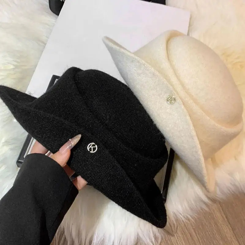 French Hepburn Elegant Black Hat Women's Autumn Winter Rolled Edge Qme