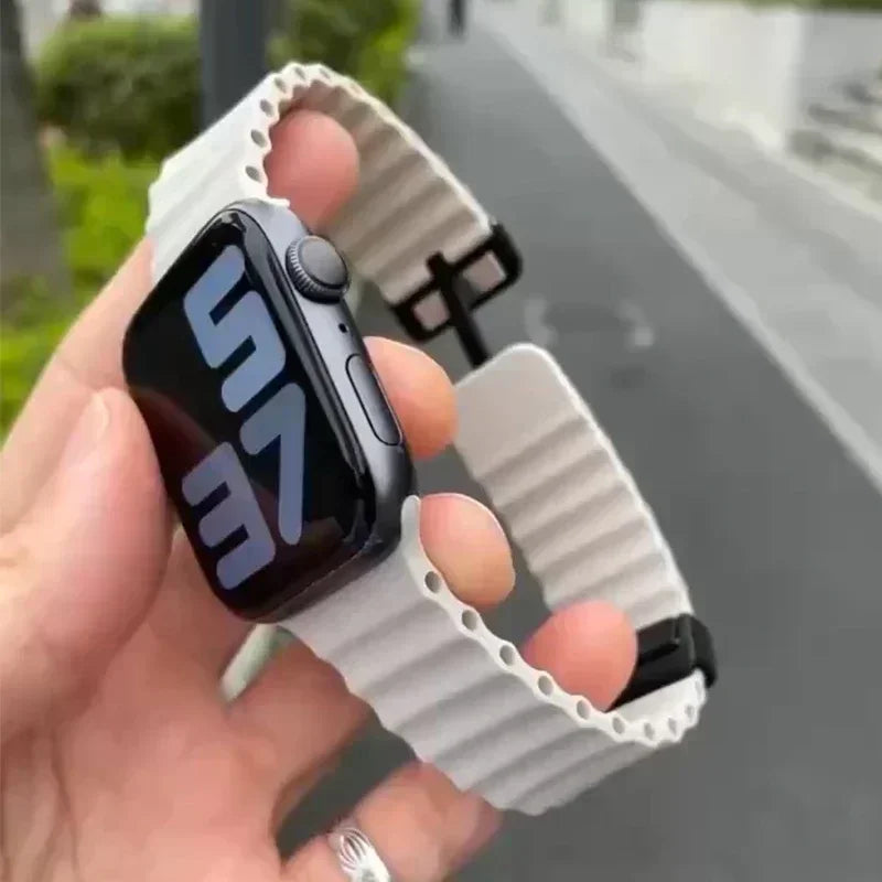 Magnetic Buckle Strap For Apple Watch Band Ultra2 49mm 46 42 44 41 38mm Silicone Bracelet iWatch Ultra Series 7 6 3 se 8 9 10 Qme