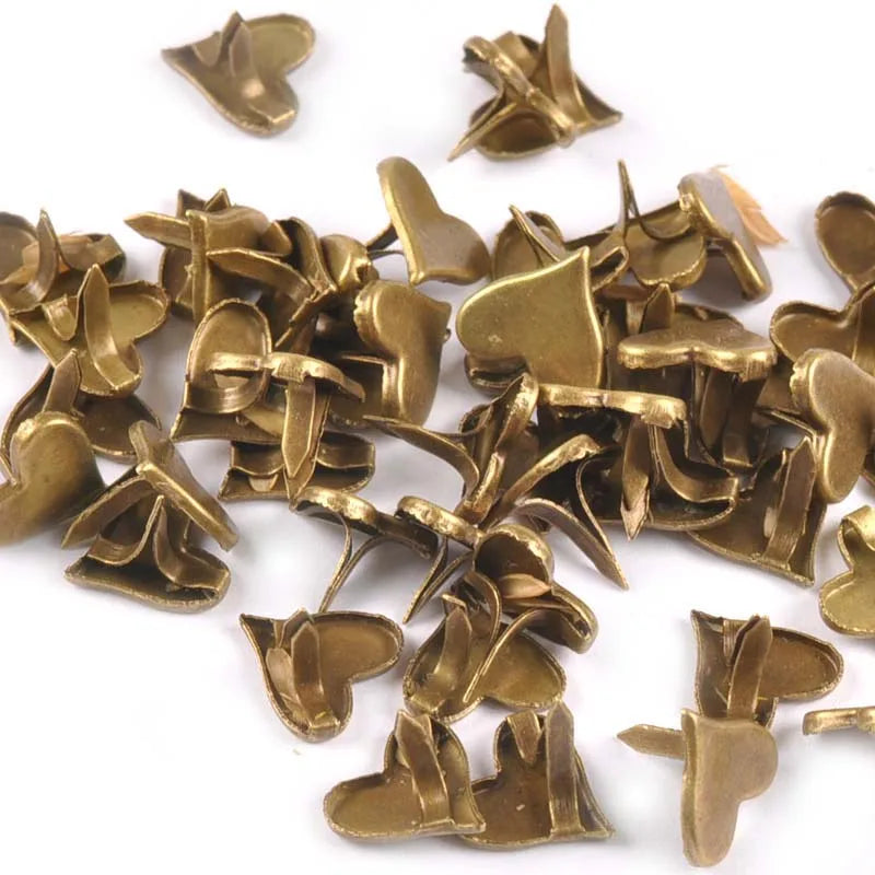 Retro Bronze Heart Brads Scrapbooking Embellishment Fastener Metal Crafts For DIY Shoes Decor Accessories 50pcs 11x10mm c1514 Qme