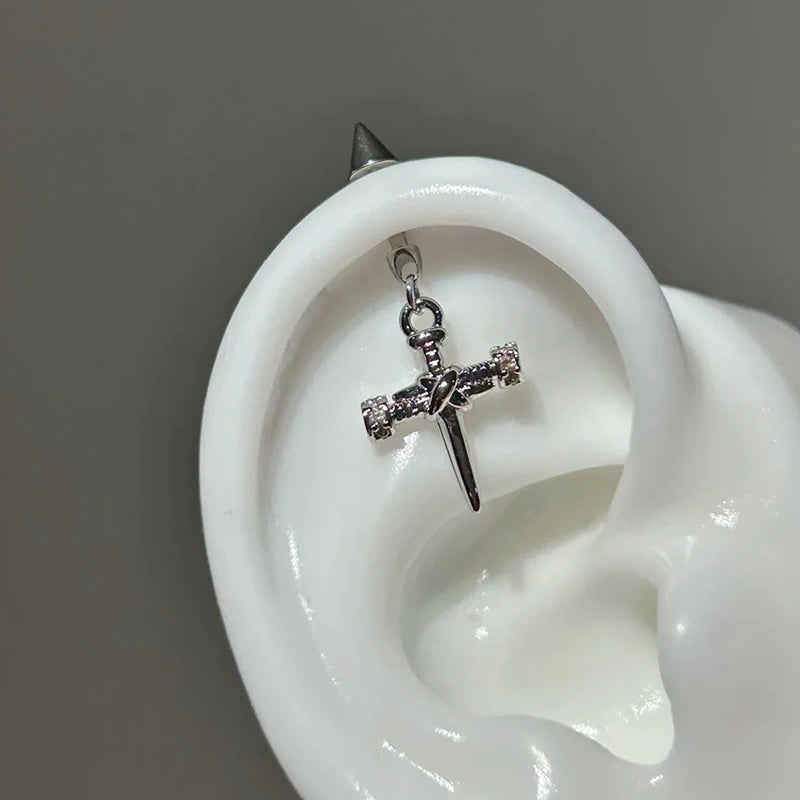 1Pc Fashion Trendy Sword Pendant Ear Bone Nail Stainless Steel Earrings For Women Body Puncture Accessories Qme A1