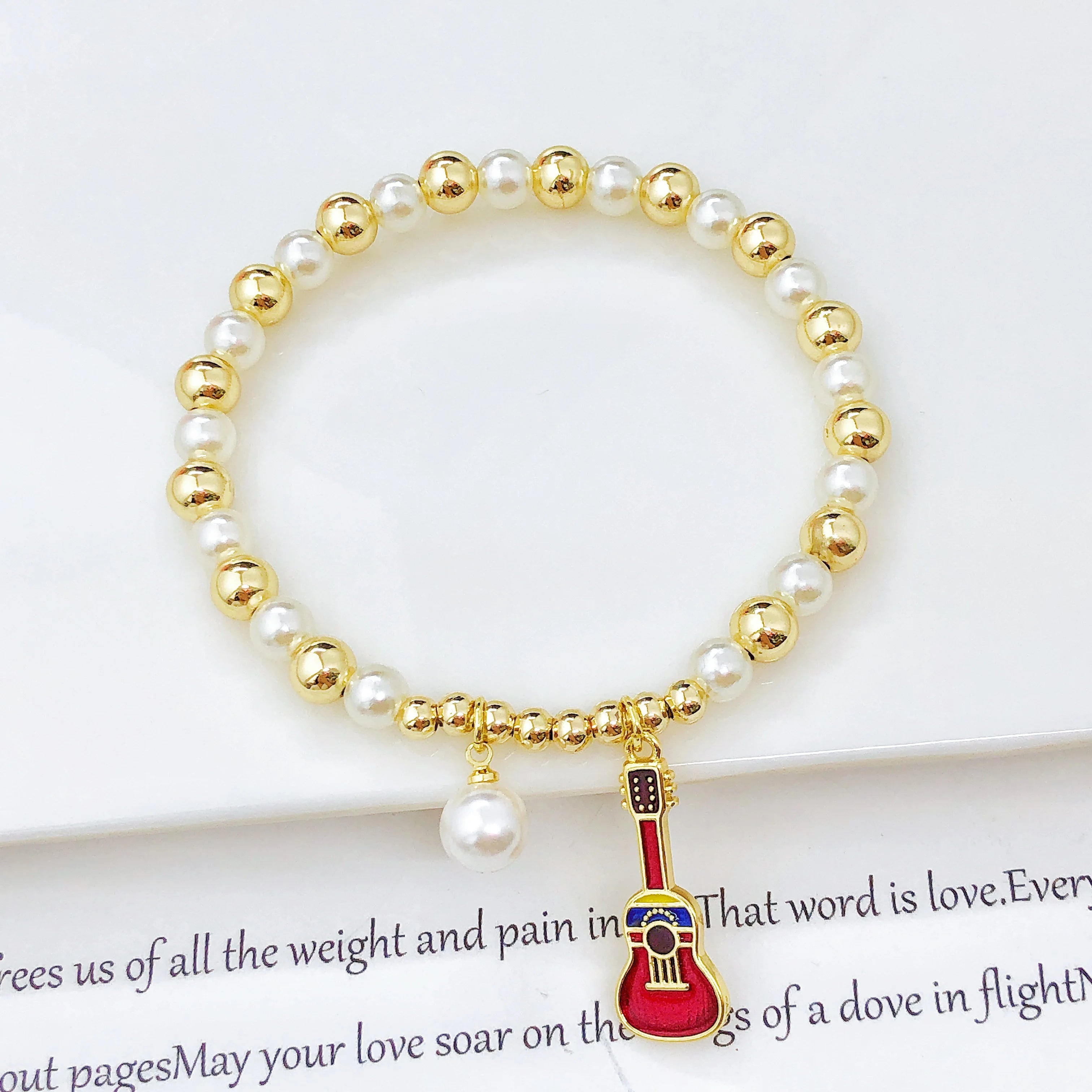 Classic Violin Round Parrot-Shaped Venezuela Colombia Flag Designer Pearl Bracelet Luxury for Women Party Patriotic Jewelry Gift Qme 6