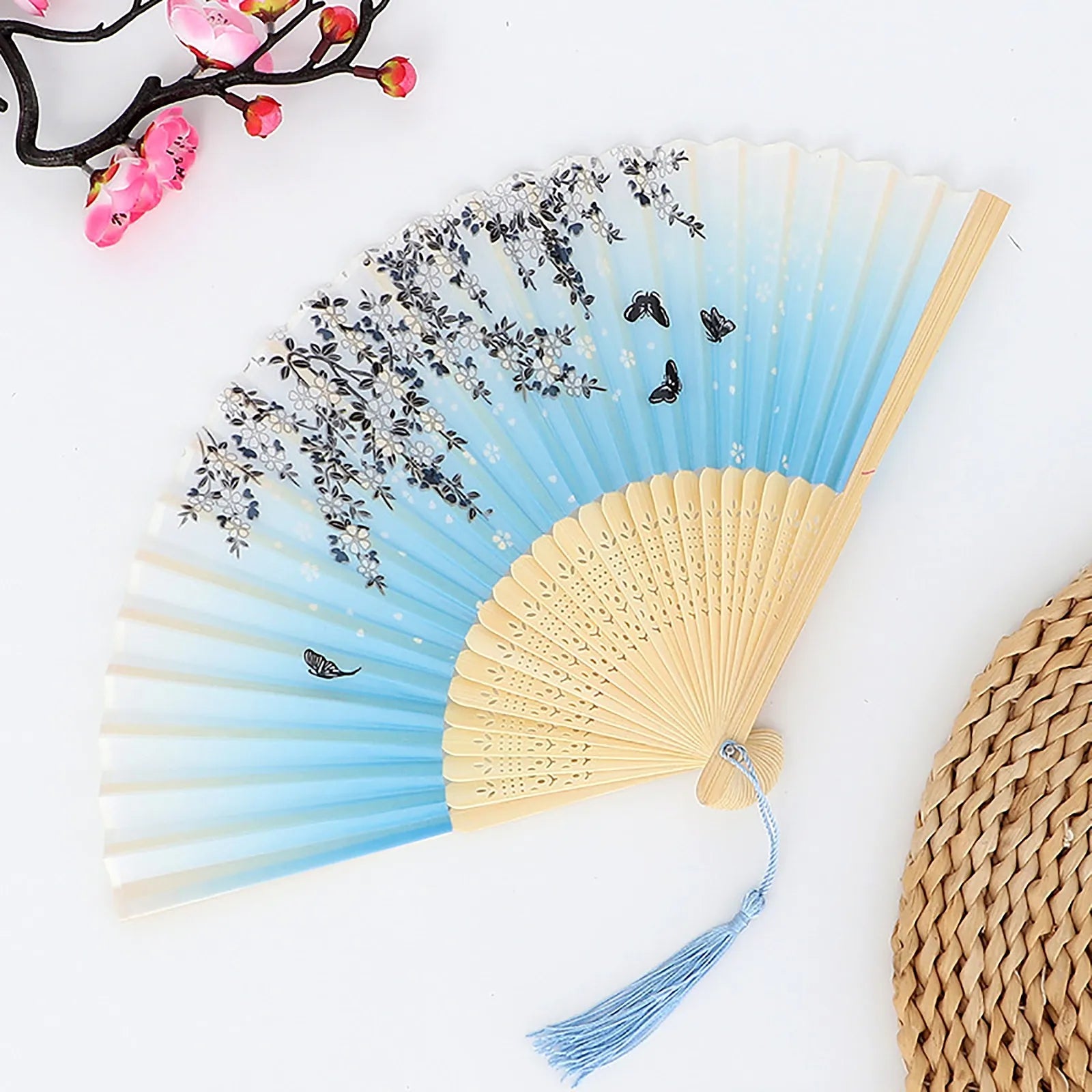 Chinese Style Folding Wood Dance Fans Hollow Ribs Elegant Vintage Style Trim Handheld Fan Foldable Wedding Party Home Decor Qme One Size U