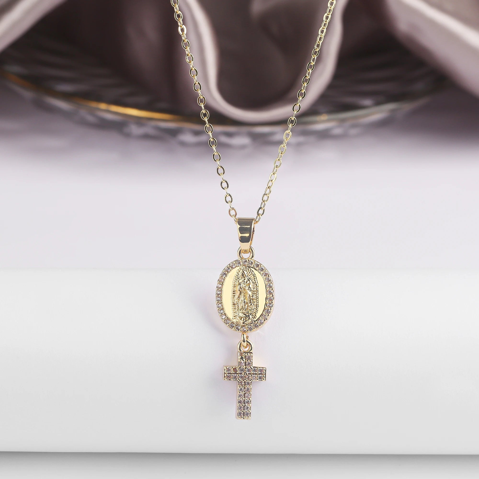 6 Color New Design Cute Female Crystal Zircon Necklace Classic St. Jude Cross Pendant Necklace For Women Men Party Jewelry Gifts Qme Style 2