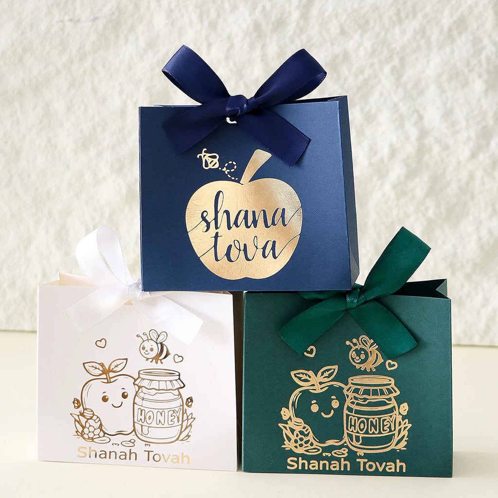 10 Square Paper Boxes for Jewish New Year Gifts and Candy, with Gold-Stamped Apple and Honey Jar Line Patterns on the Surface. Can Be Used to Store Candies and Small Souvenirs, Suitable for Jewish New Year Family Gatherings, Qme