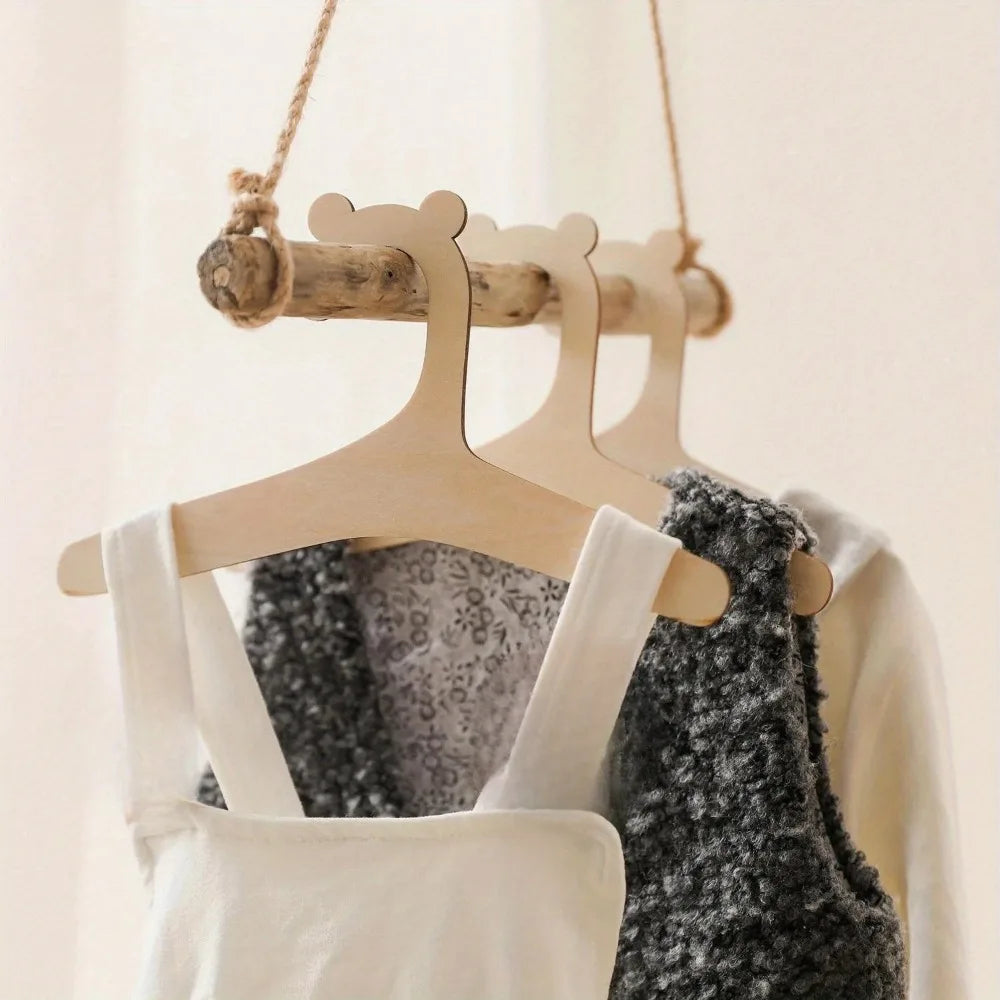 Natural Wood Clothes Hangers, Non-slip, No Paint, Smooth Finish, Durable for Shirts, Coats, Pants, Wardrobe Storage Qme