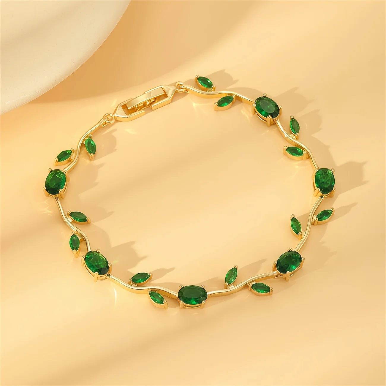 Vintage Design Women Bracelet Inlaid Deep Blue Cubic Zirconia Gold Tone Adjustable Wristband Daily Banquet Bridal Jewelry Gift Qme