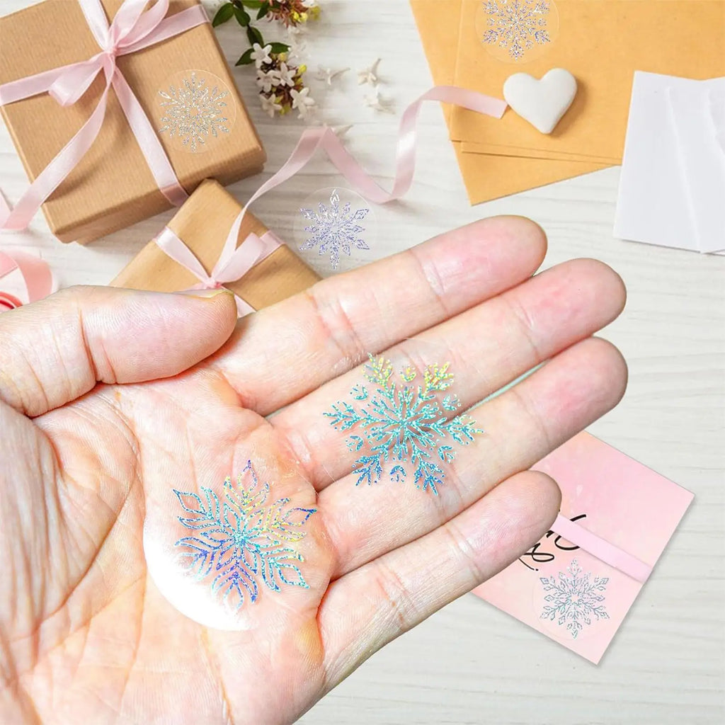 Christmas Snowflake Stickers 500 Pieces Round Self-Adhesive Transparent Christmas Labels Holiday Crafts Label Roll Envelope Qme